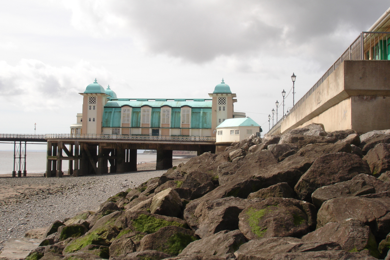 does Cardiff have a beach